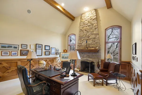 $2,600,000 | 33W551 Hub Road, Wayne, IL 60184