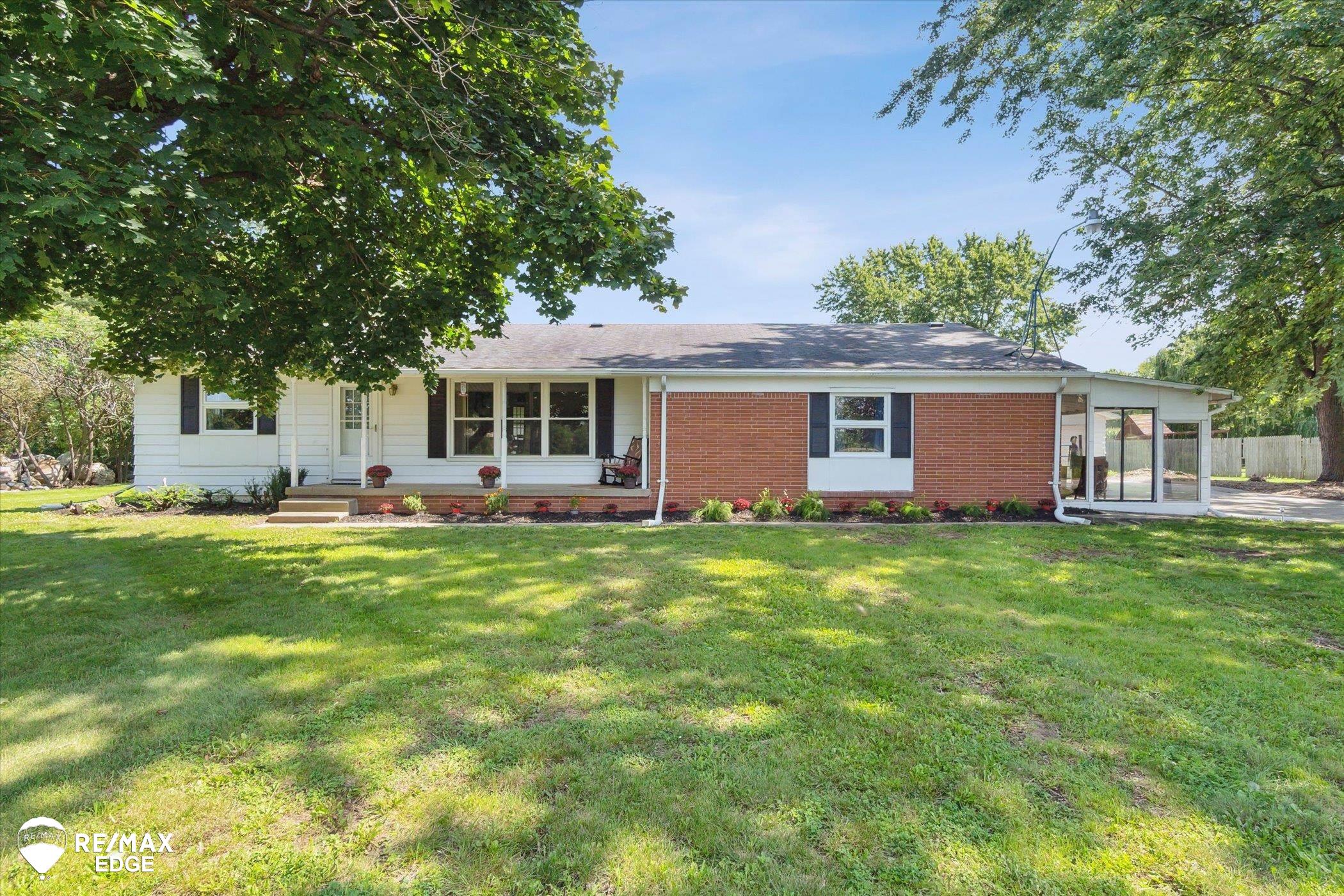 2504 North Seymour Road Flushing, MI 48433 - Photo 2 of 37 50120399-1.JPG