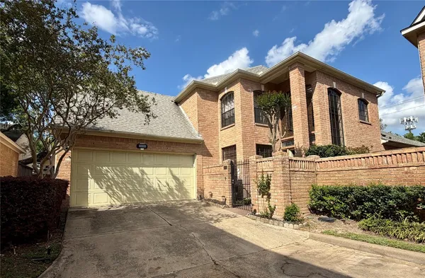 $2,500 | 8006 Oakwood Bend Drive, Houston, TX 77040