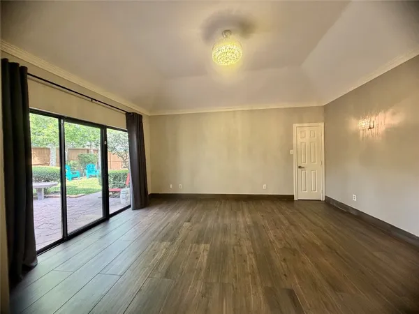 $2,500 | 8006 Oakwood Bend Drive, Houston, TX 77040