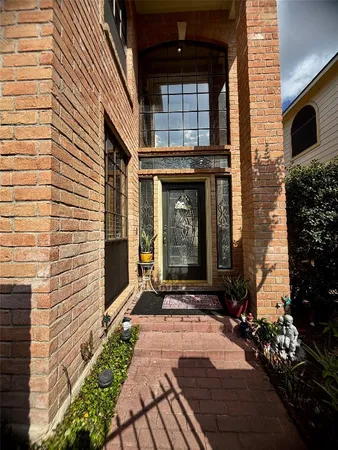 $2,500 | 8006 Oakwood Bend Drive, Houston, TX 77040