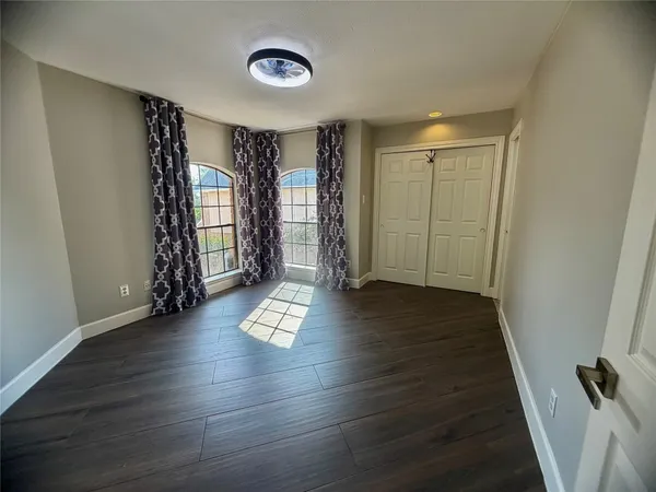 $2,500 | 8006 Oakwood Bend Drive, Houston, TX 77040