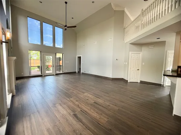 $2,500 | 8006 Oakwood Bend Drive, Houston, TX 77040