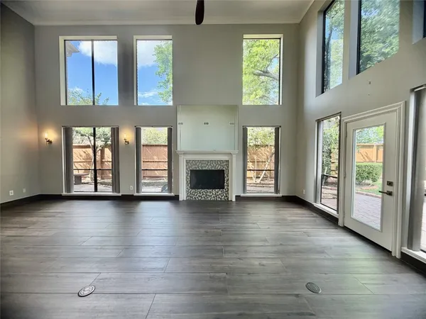 $2,500 | 8006 Oakwood Bend Drive, Houston, TX 77040