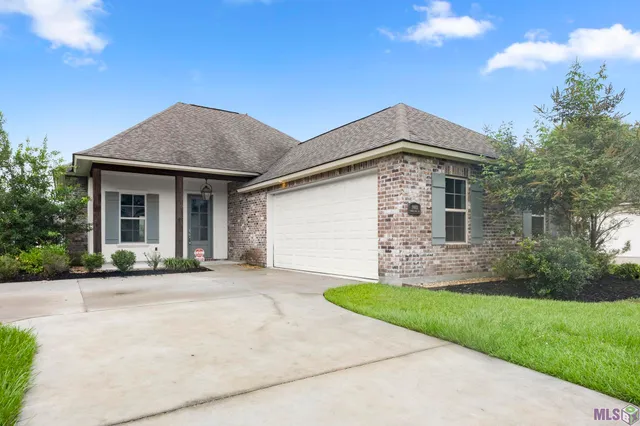 $324,900 | 59805 Thomas Ross Drive, Plaquemine, LA 70764