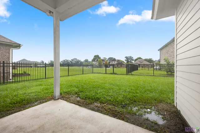 $324,900 | 59805 Thomas Ross Drive, Plaquemine, LA 70764