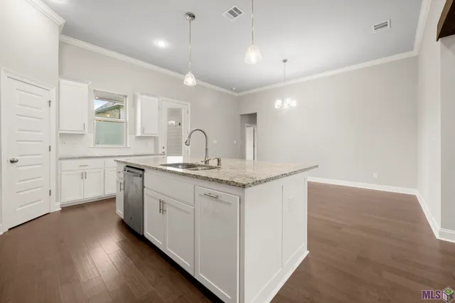 $324,900 | 59805 Thomas Ross Drive, Plaquemine, LA 70764