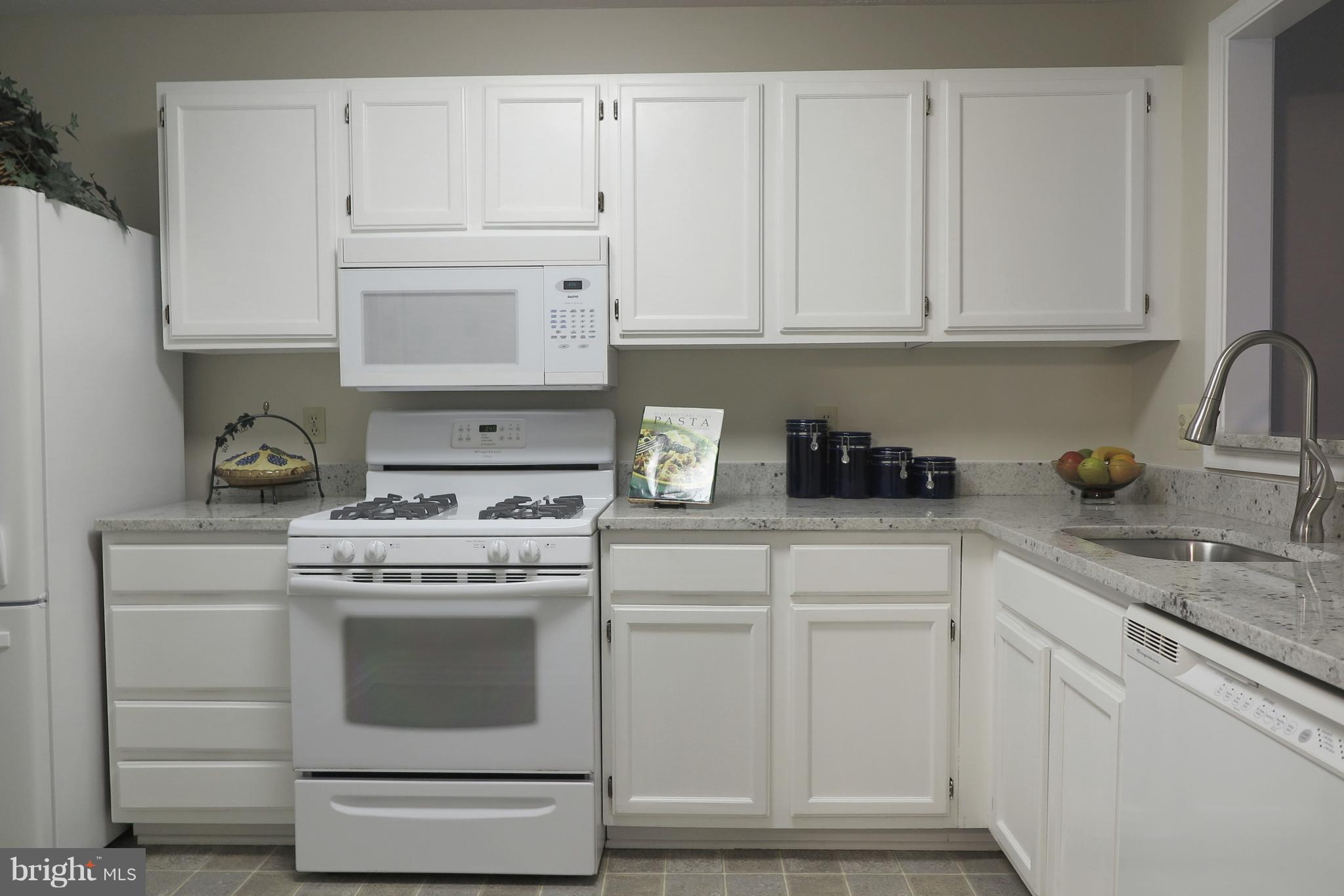 2211 Hunter's Run Drive, Unit 2211 Reston, VA 20191 - Photo 11 of 28 Kitchen view 4