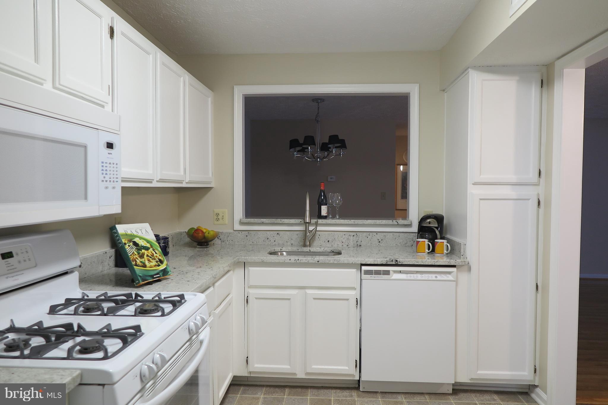 2211 Hunter's Run Drive, Unit 2211 Reston, VA 20191 - Photo 12 of 28 Updated Appliances
