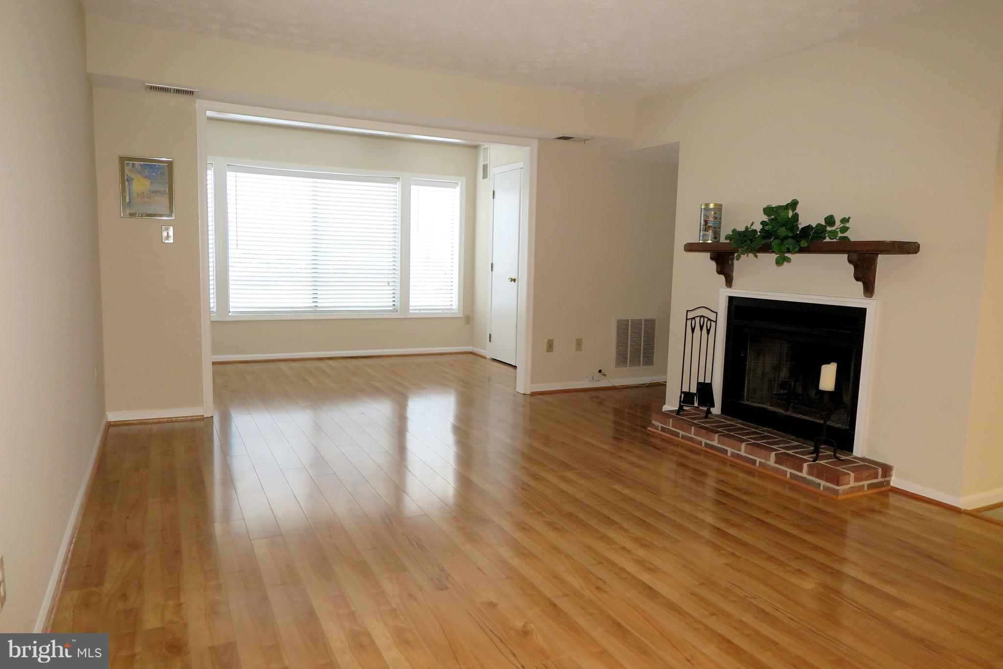 Living Room with fireplace