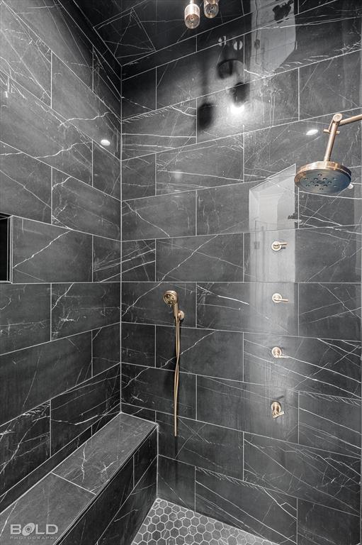 9480 McCain Road Shreveport, LA 71107 - Photo 21 of 40 a bathroom with a shower