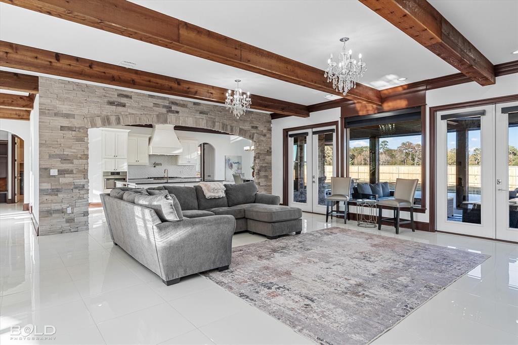 9480 McCain Road Shreveport, LA 71107 - Photo 7 of 40 a living room with furniture and a large window