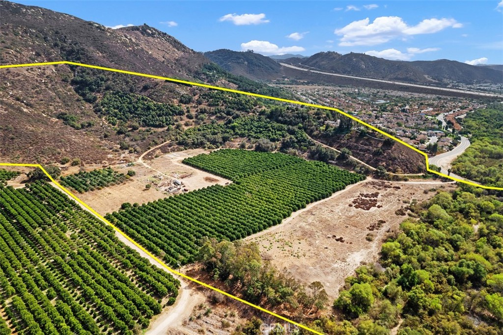 3264 Shearer Crossing Fallbrook, CA 92028 - Photo 25 of 41 Approximate property lines