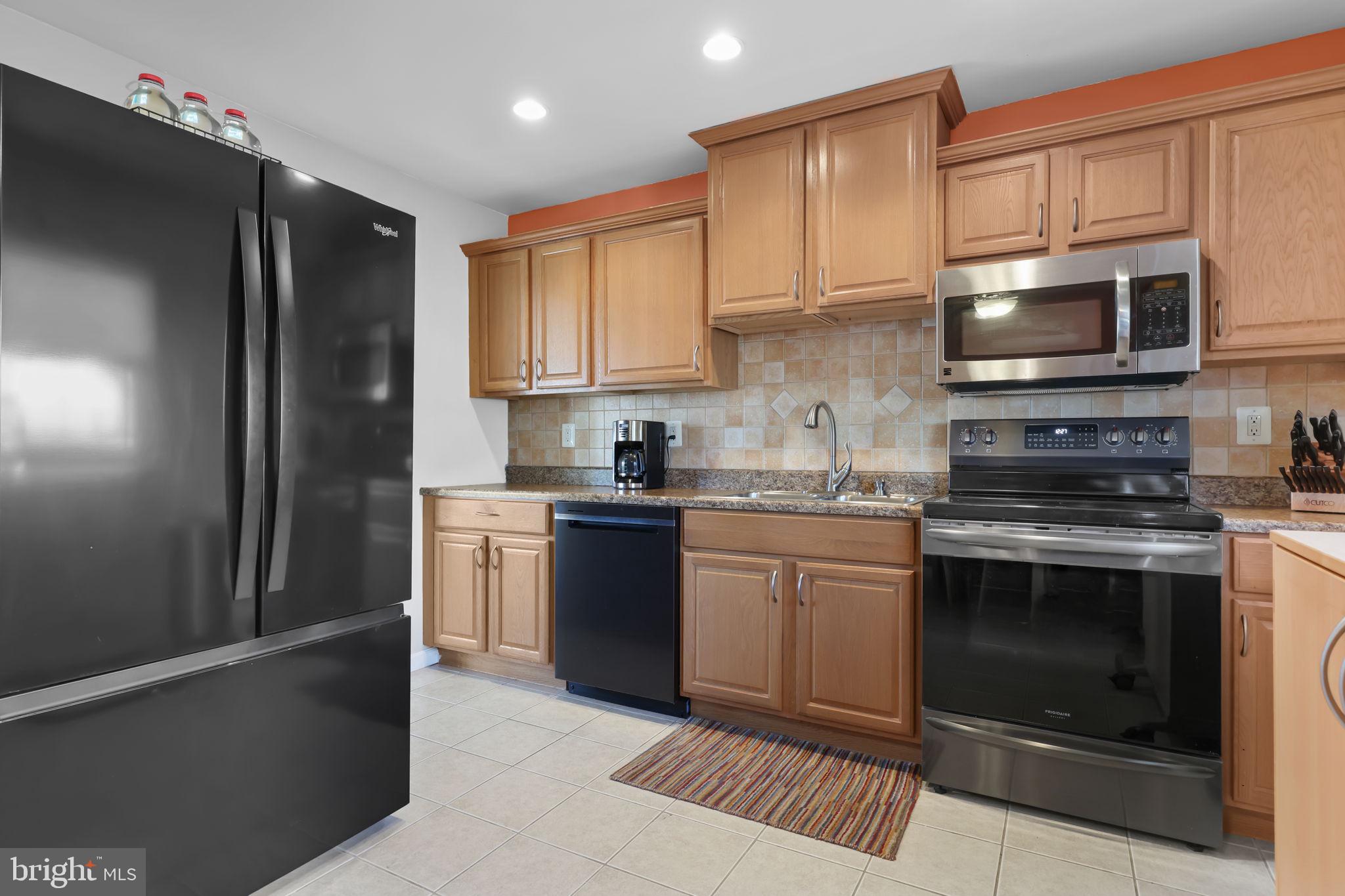 673 Trenton Road Fairless Hills, PA 19030 - Photo 7 of 28