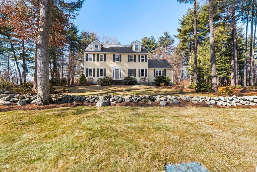 18 Field Road Medway, MA 02053 - Photo 3 of 35 Gallery Image 3