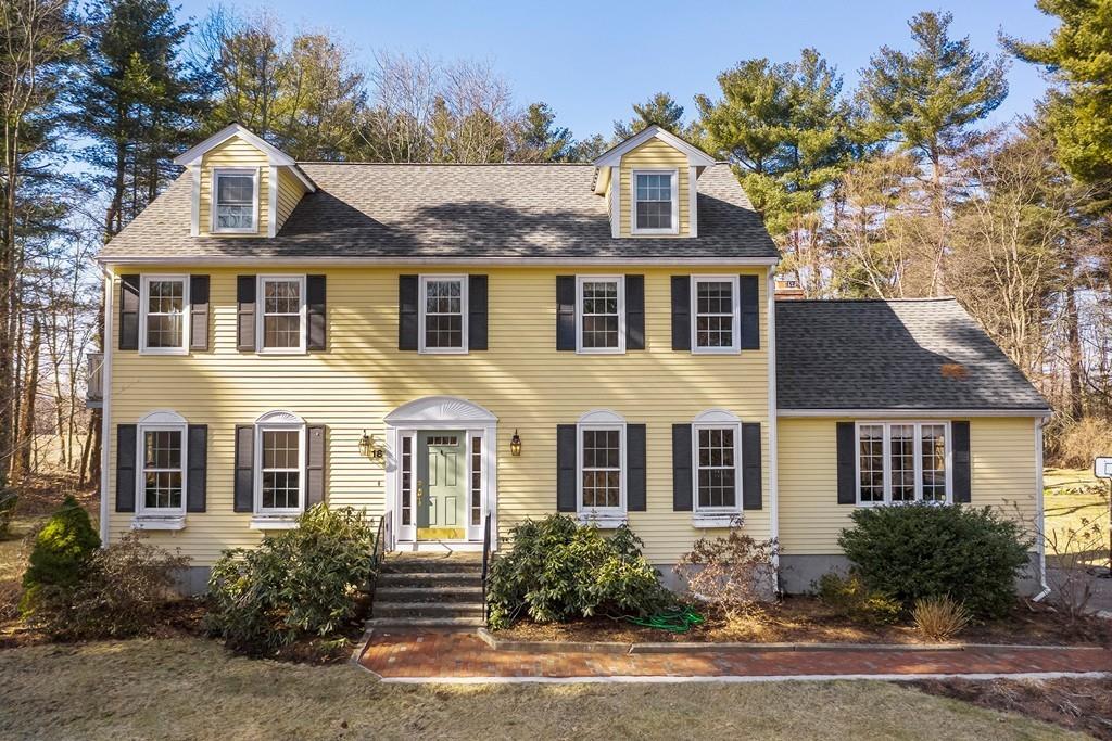 18 Field Road Medway, MA 02053 - Photo 5 of 35 Gallery Image 5