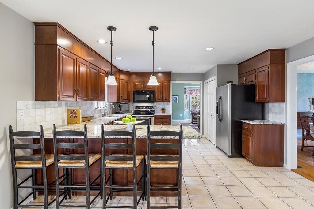 18 Field Road Medway, MA 02053 - Photo 9 of 35 Gallery Image 9