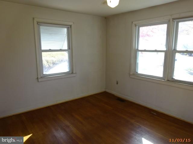 405 Village Road Harrisburg, PA 17112 - Photo 8 of 11 Gallery Image 8