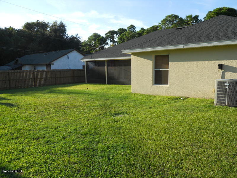434 Oakleaf Street Southwest Palm Bay, FL 32908 - Photo 3 of 20 434 Oakleaf St SW-house 075