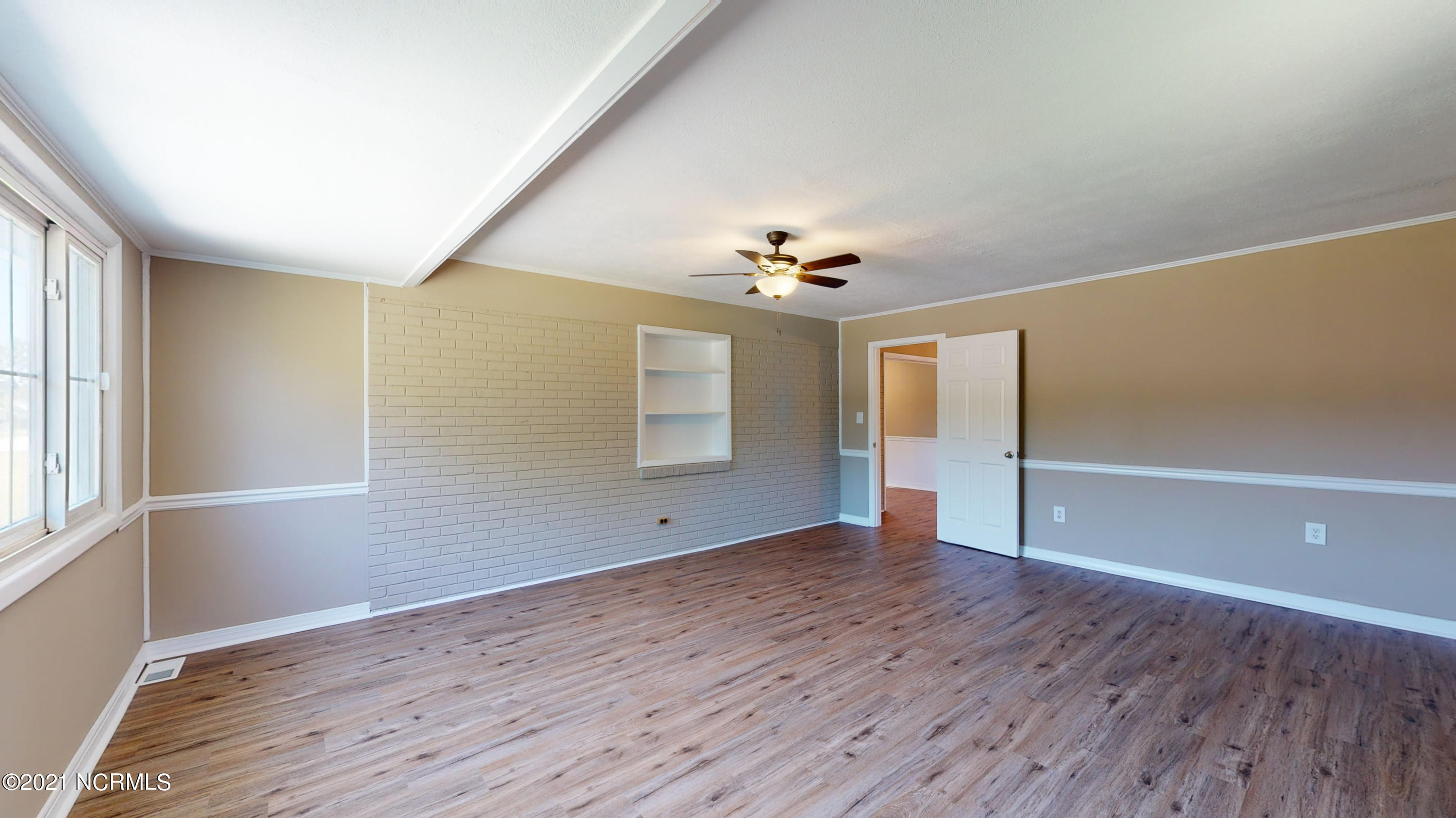12 Sheffield Road Jacksonville, NC 28546 - Photo 9 of 31 FAMILY ROOM