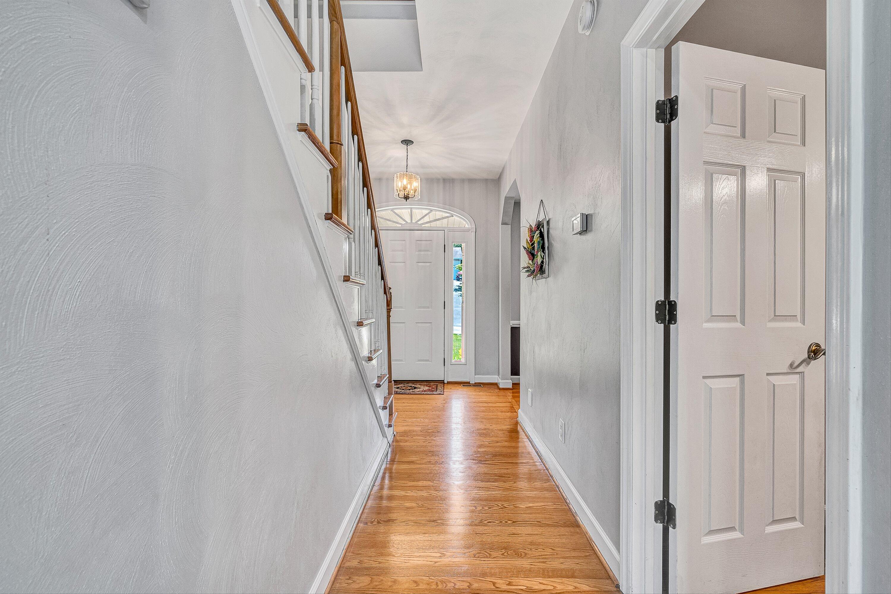 291 McIntosh Road Roanoke, VA 24019 - Photo 5 of 41 05-VM-06507