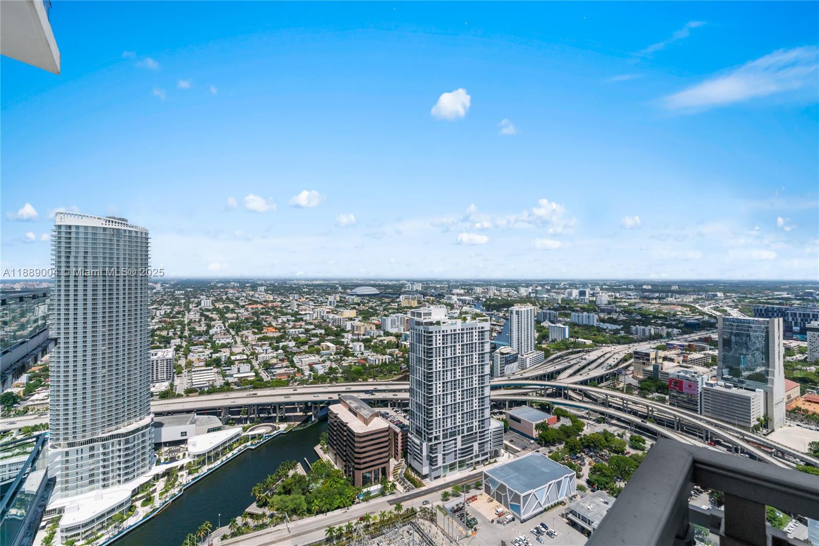 92 Southwest 3rd Street, Unit 5206 Miami, FL 33130 - Photo 19 of 21 a view of a city