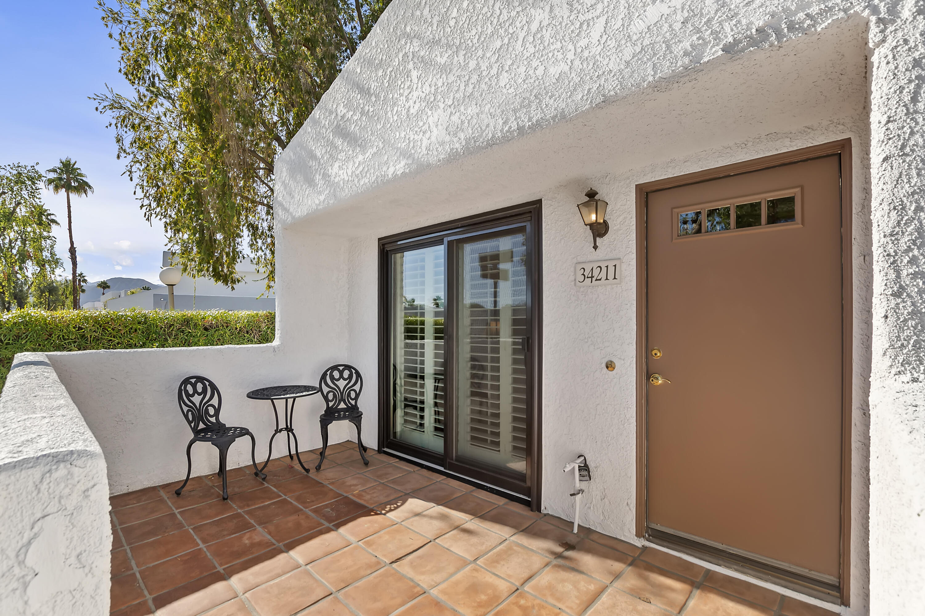 34211 Denise Way Rancho Mirage, CA 92270 - Photo 4 of 29 004_Front Courtyard