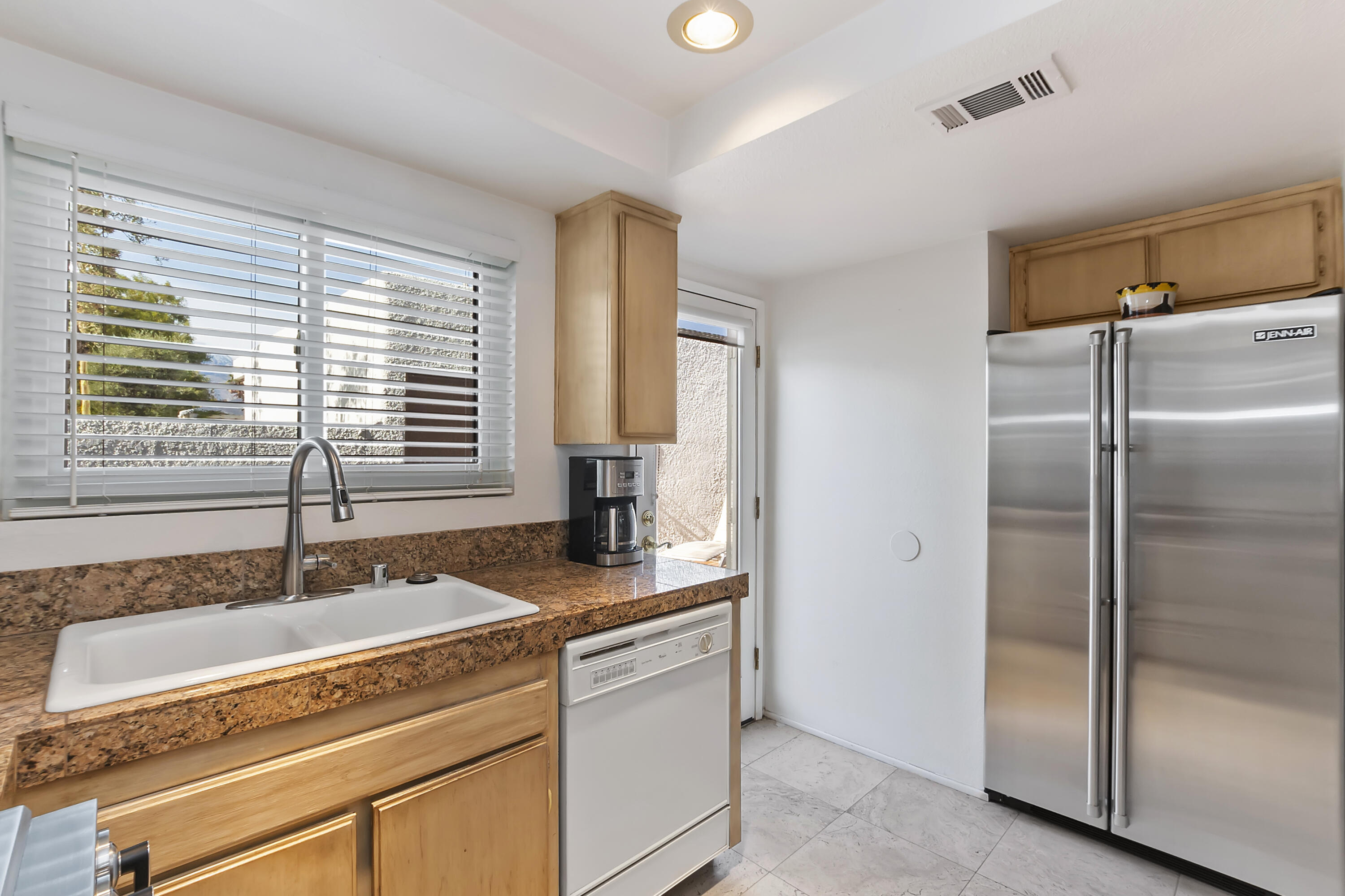 34211 Denise Way Rancho Mirage, CA 92270 - Photo 10 of 29 010_Kitchen