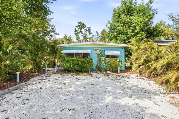 $2,400 | 4933 13th Avenue South, Gulfport, FL 33707