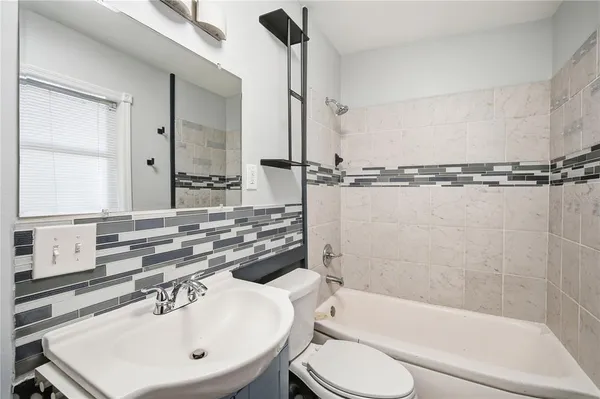 $2,400 | 4933 13th Avenue South, Gulfport, FL 33707