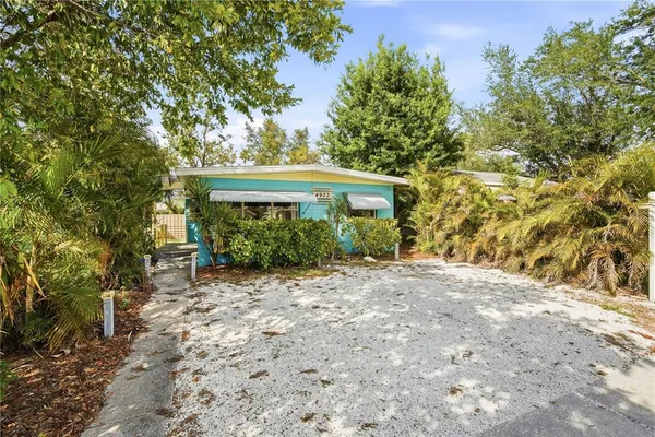 $2,400 | 4933 13th Avenue South, Gulfport, FL 33707