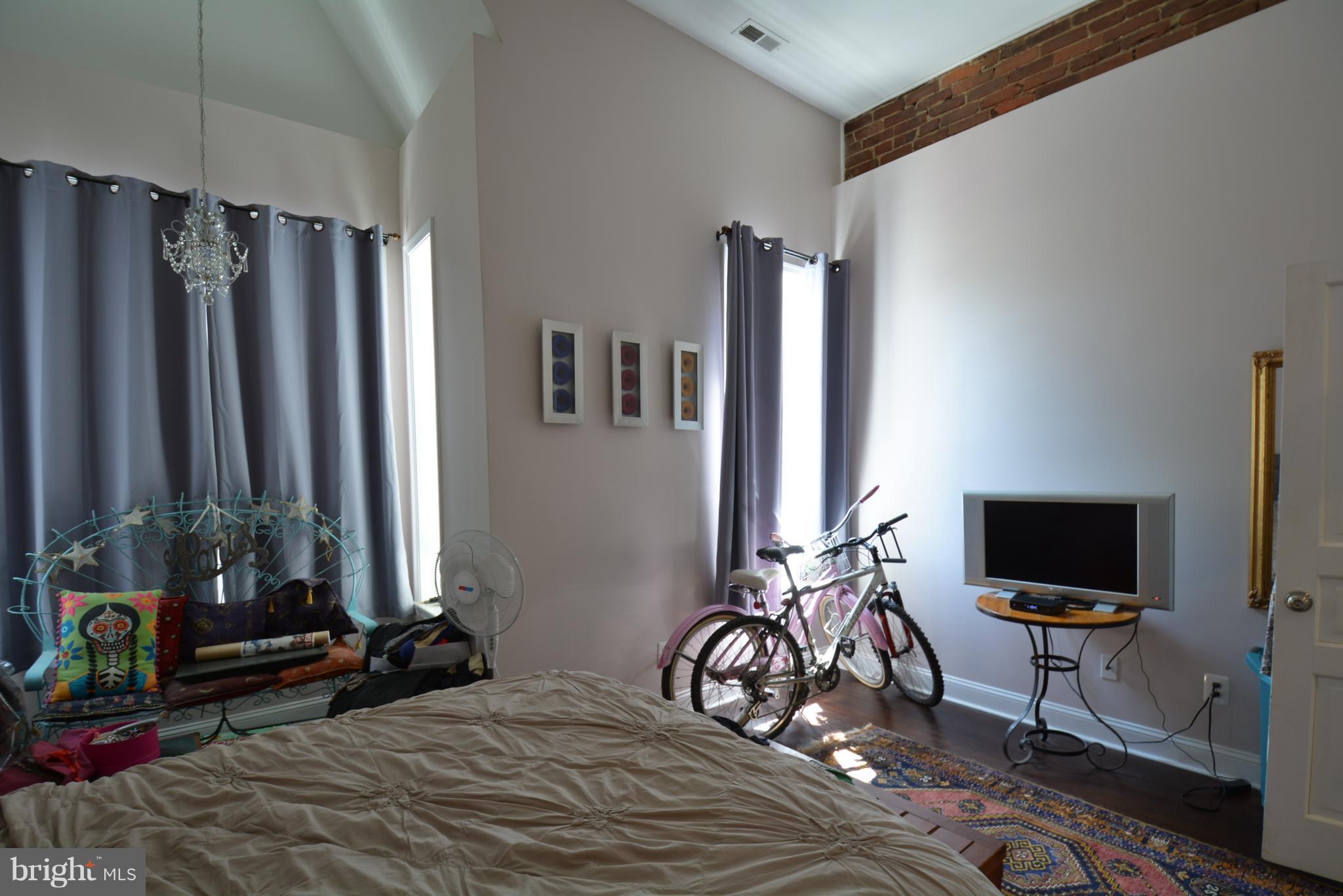 620 9th Street Northeast Washington, DC 20002 - Photo 18 of 24 Bedroom (Master) features recessed windows