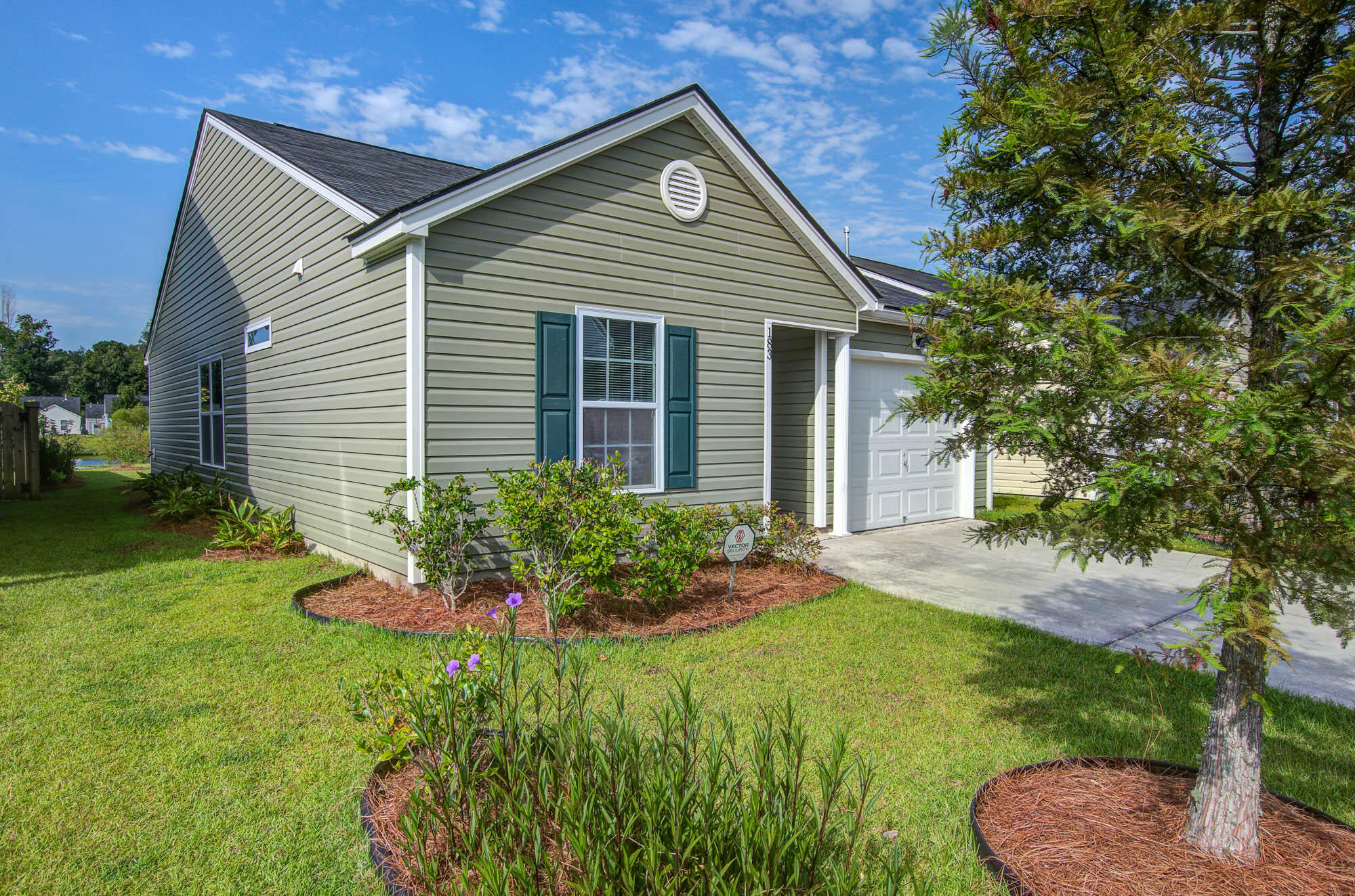 183 Brittondale Road Summerville, SC 29485 - Photo 2 of 20 183 (2)