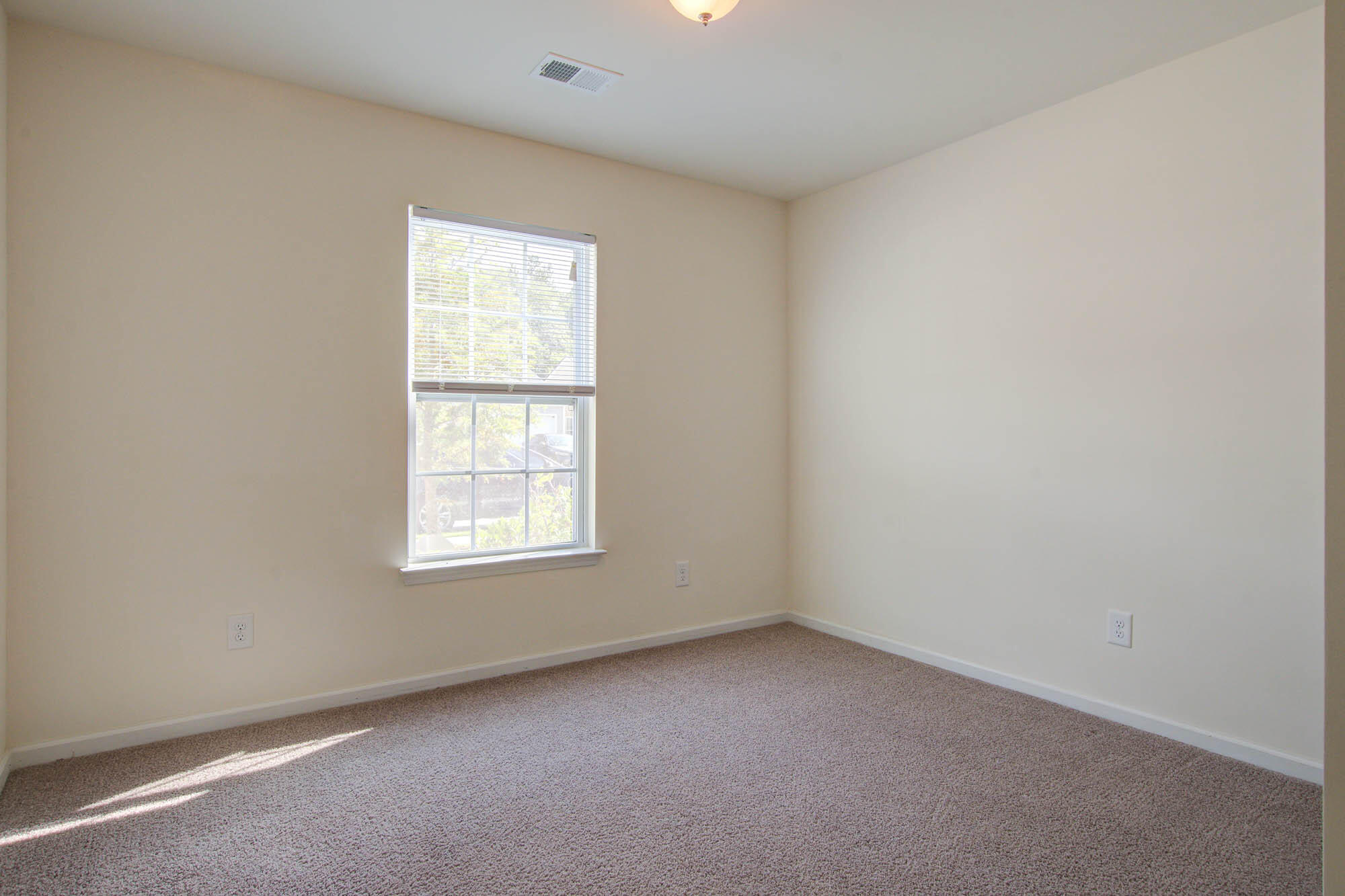 183 Brittondale Road Summerville, SC 29485 - Photo 10 of 20 183 (11)