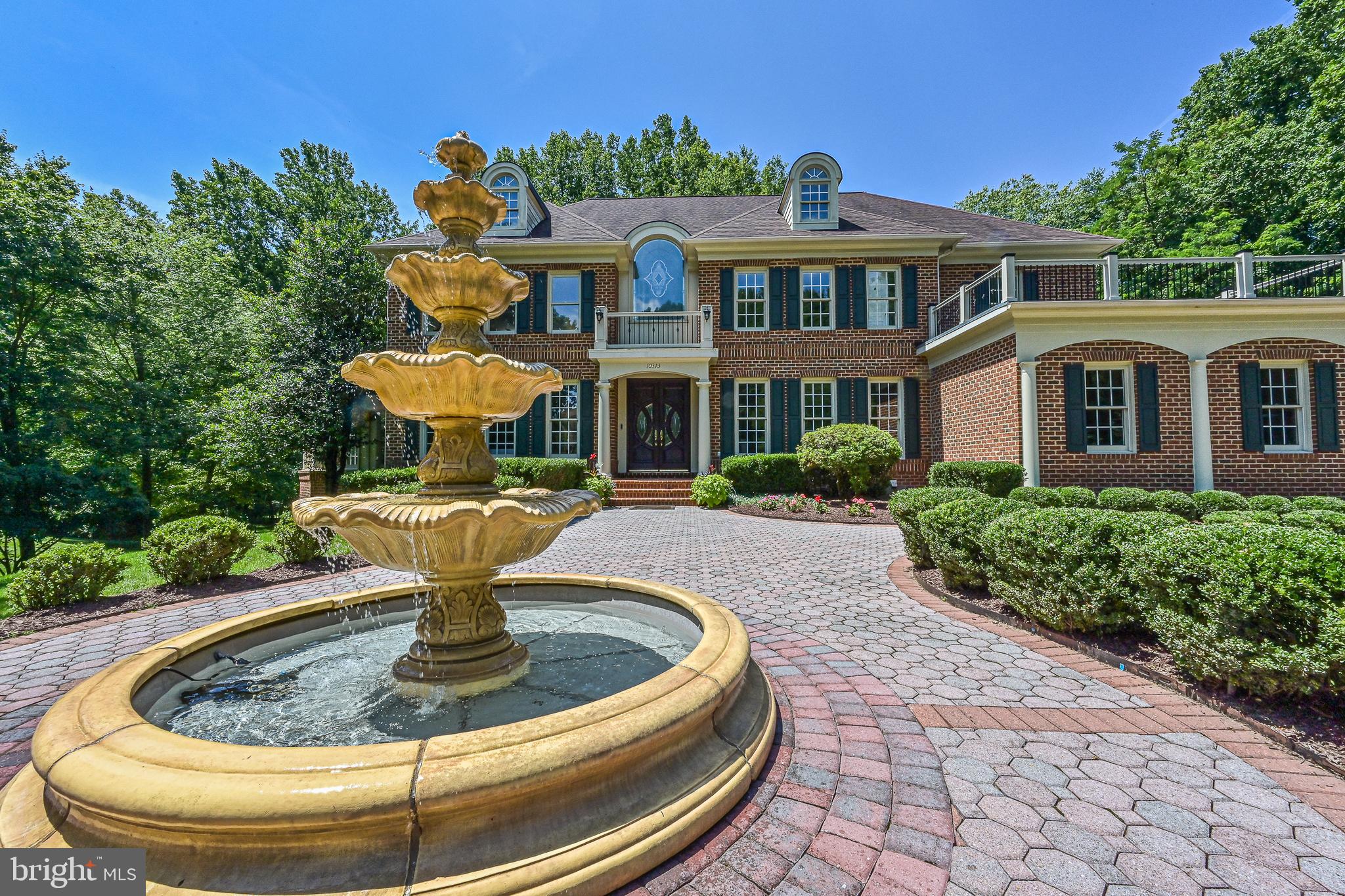 10313 Forest Maple Road Vienna, VA 22182 - Photo 3 of 59 Courtyard