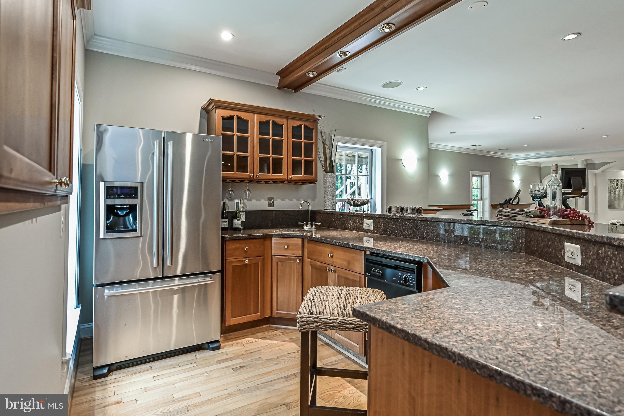 10313 Forest Maple Road Vienna, VA 22182 - Photo 45 of 59 Bar