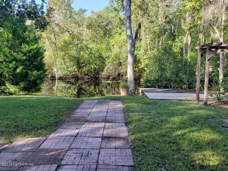 419 Marina Road Satsuma, FL 32189 - Photo 10 of 18 a view of yard with green space