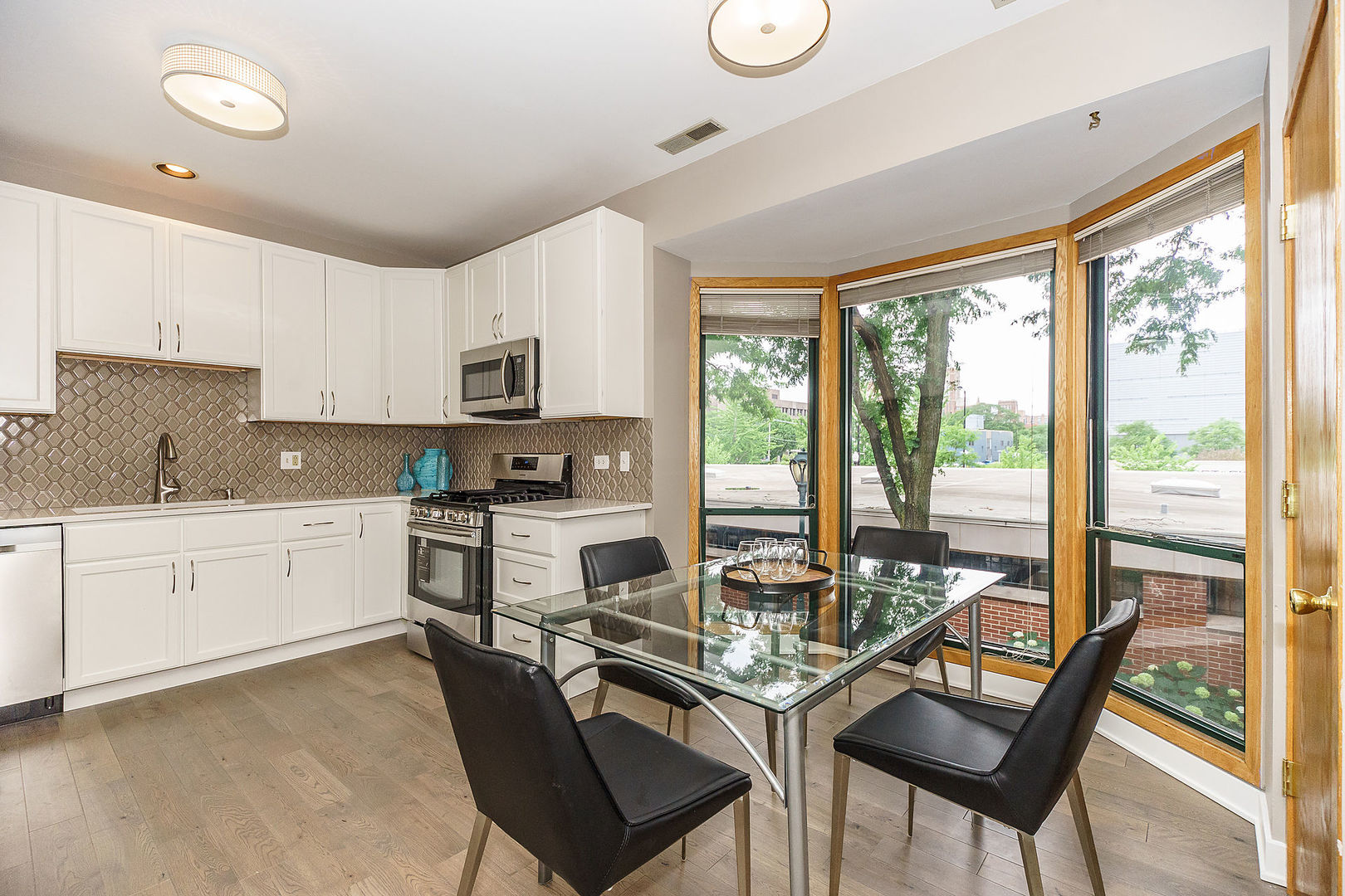 711 South Ashland Avenue, Unit H Chicago, IL 60607 - Photo 7 of 19