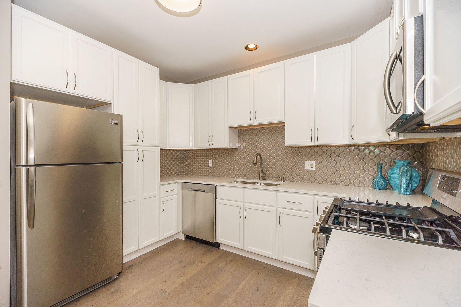 711 South Ashland Avenue, Unit H Chicago, IL 60607 - Photo 9 of 19