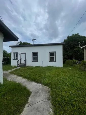 $3,300 | 4729 Northwest 15th Avenue, Unit 4727, Miami, FL 33142