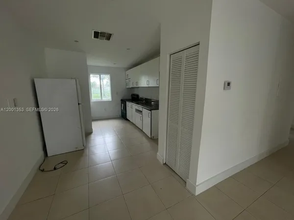 $3,300 | 4729 Northwest 15th Avenue, Unit 4727, Miami, FL 33142