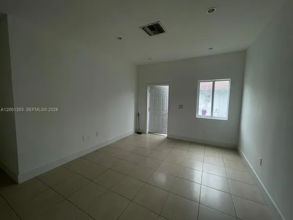 $3,300 | 4729 Northwest 15th Avenue, Unit 4727, Miami, FL 33142