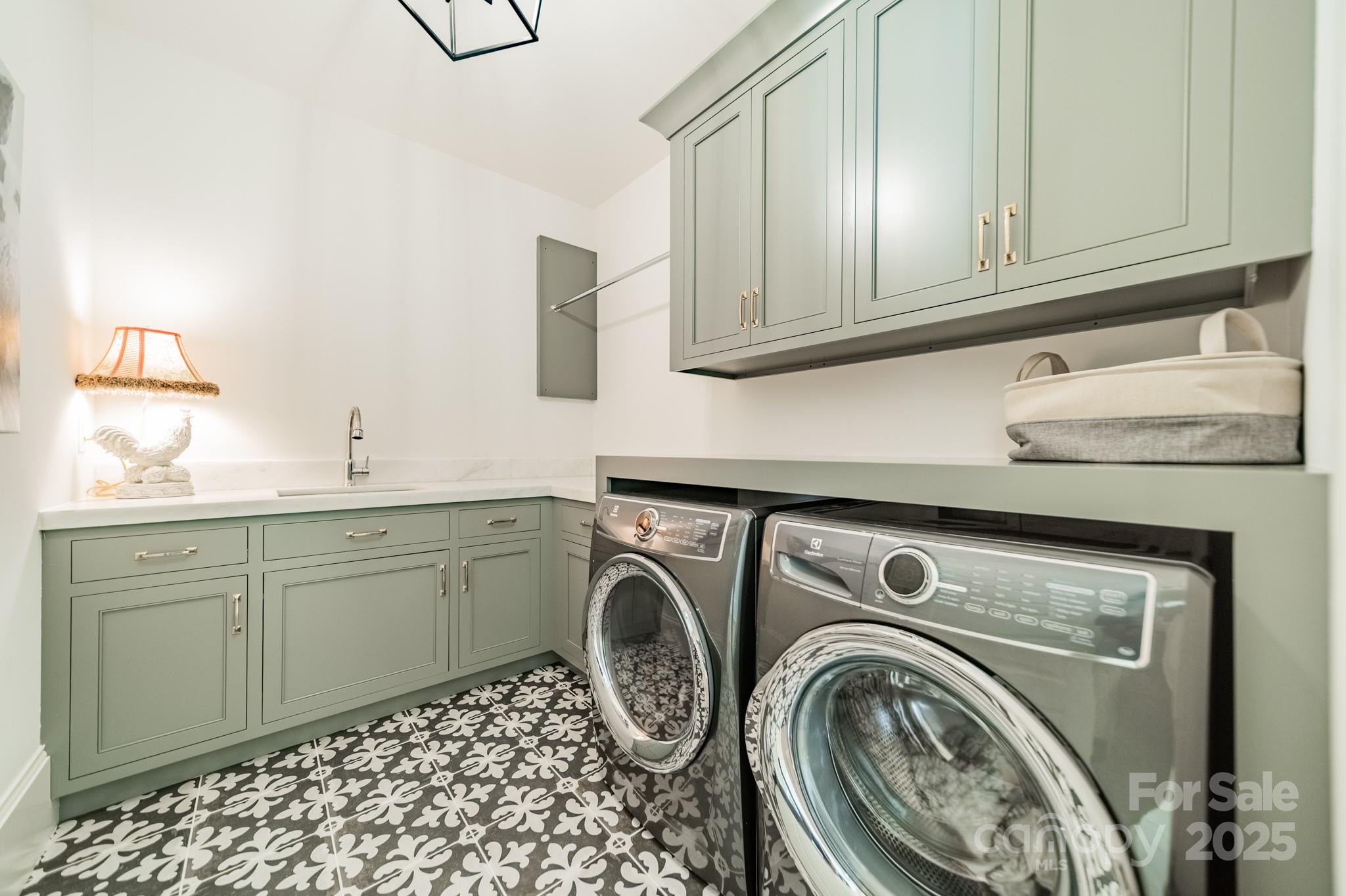 430 Bramble Way Fort Mill, SC 29708 - Photo 25 of 45 a utility room with sink dryer and washer