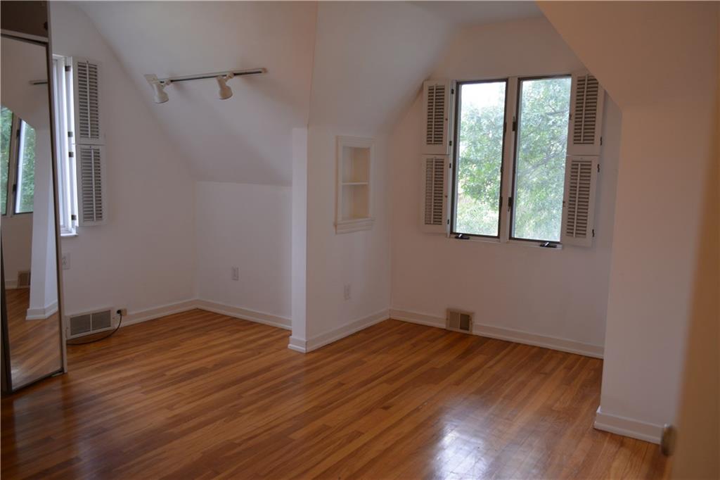 323 Churchill Road Churchill, PA 15235 - Photo 20 of 25 Gallery Image 20