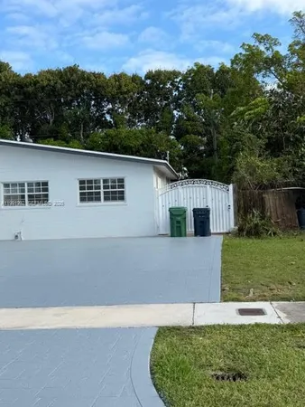 $1,590 | 12455 Southwest 185th Terrace, Unit 2, Miami, FL 33177