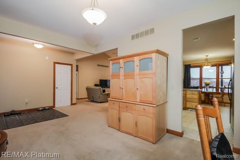 3468 South Latson Road Howell, MI 48843 - Photo 10 of 50 010-Dining_Room-1472505-mls.jpg