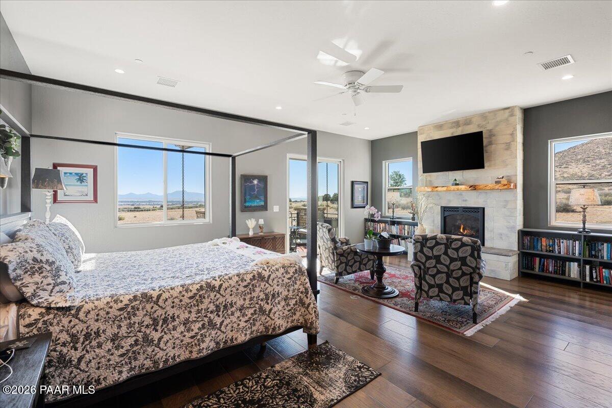 11455 East Harley Drive Prescott Valley, AZ 86315 - Photo 16 of 68 Primary Bedroom