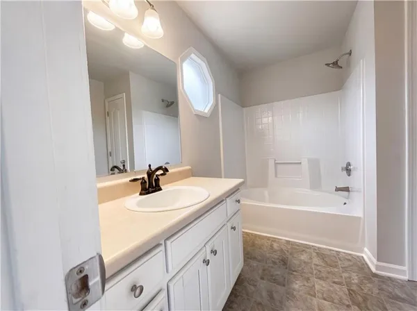 $220,000 | 825 Commerce Boulevard, Riverdale, GA 30296