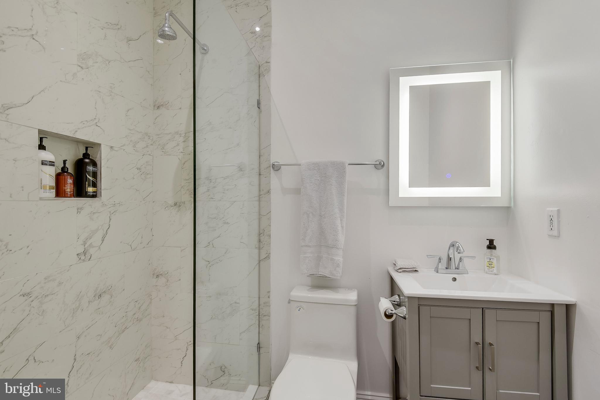 202 F Street Northeast Washington, DC 20002 - Photo 16 of 31 Gallery Image 16