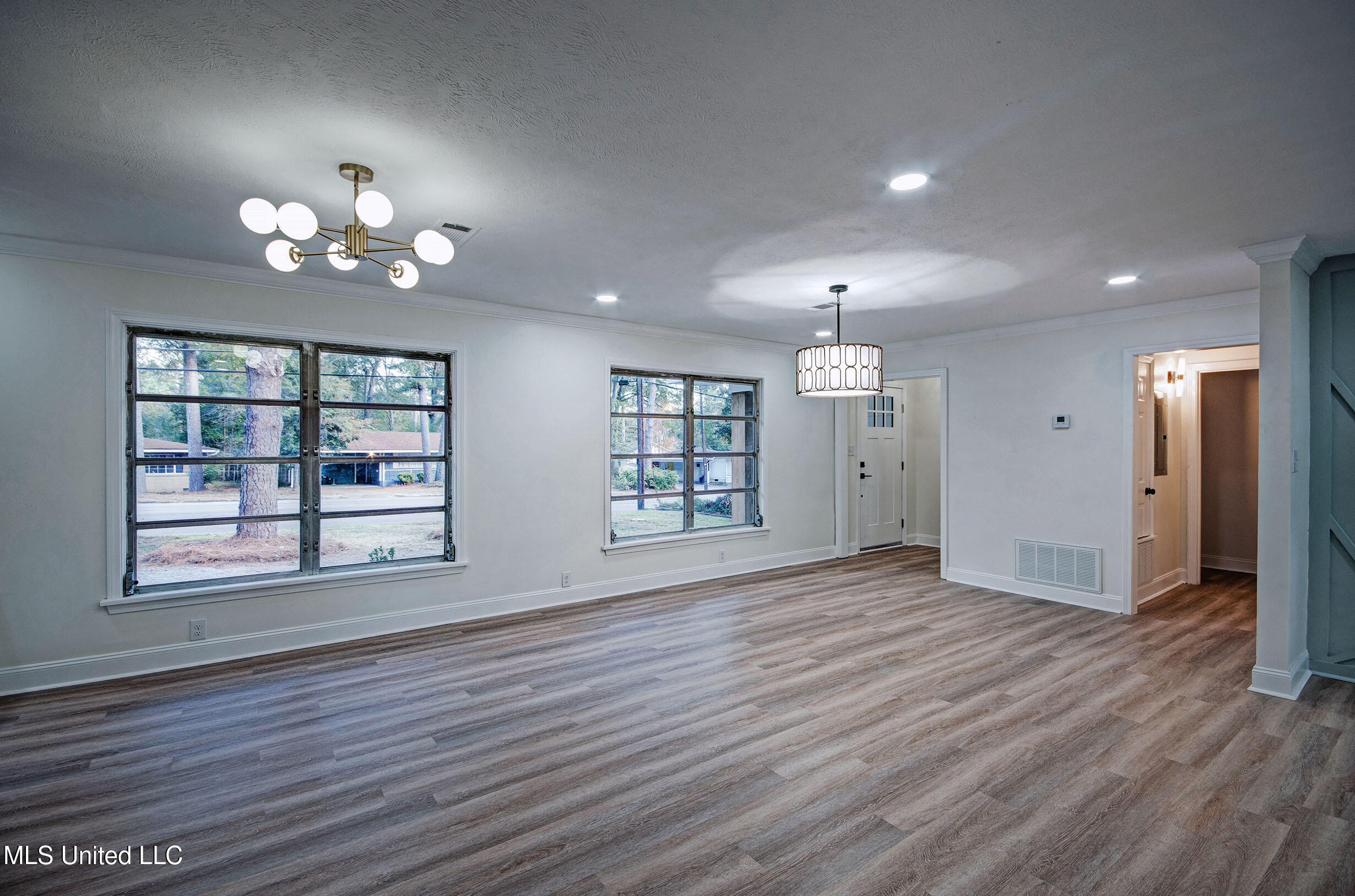 4313 Ridgewood Road Jackson, MS 39211 - Photo 3 of 26 IMGP6456_7_8